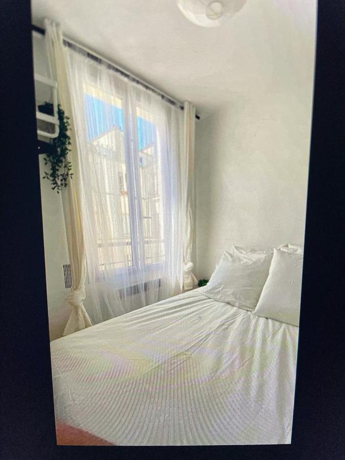 Cute One Bedroom In Le Marais París Exterior foto