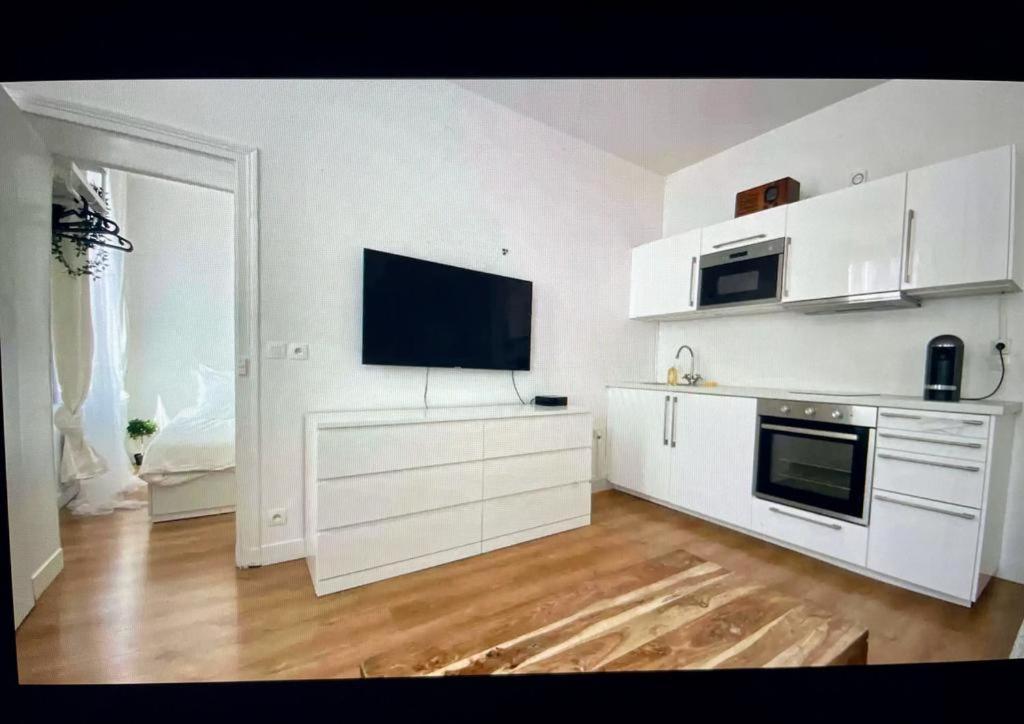 Cute One Bedroom In Le Marais París Exterior foto