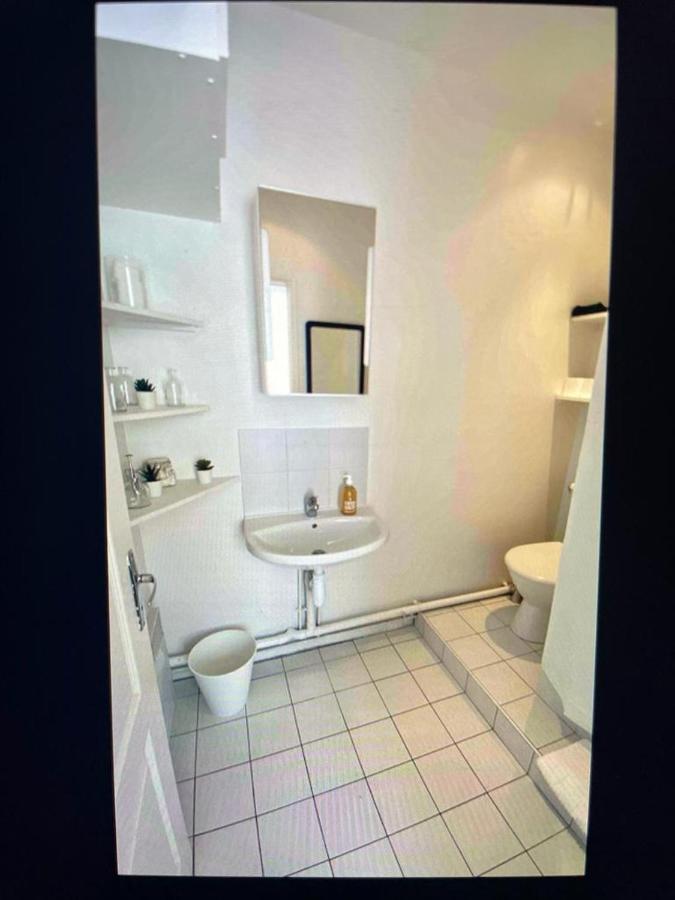 Cute One Bedroom In Le Marais París Exterior foto